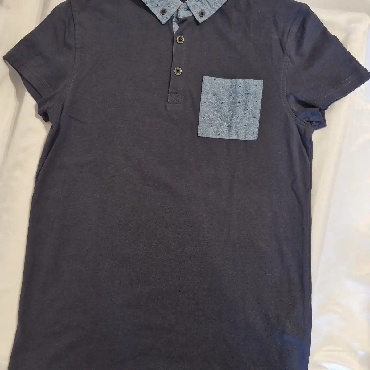 Tee-shirt avec col 12 ans