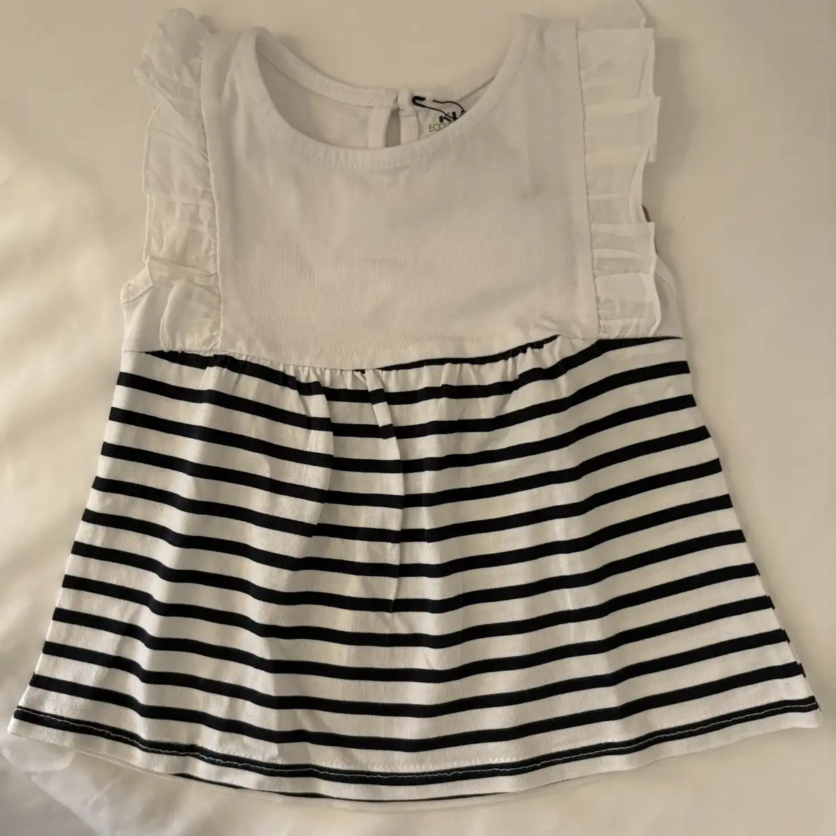 Robe blanche raye  bleu foncé 3 mois